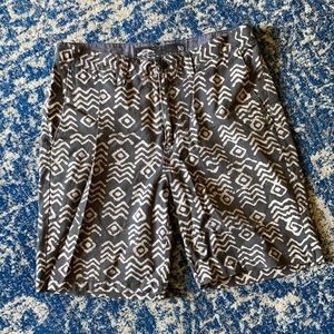 Vans off the wall men’s shorts